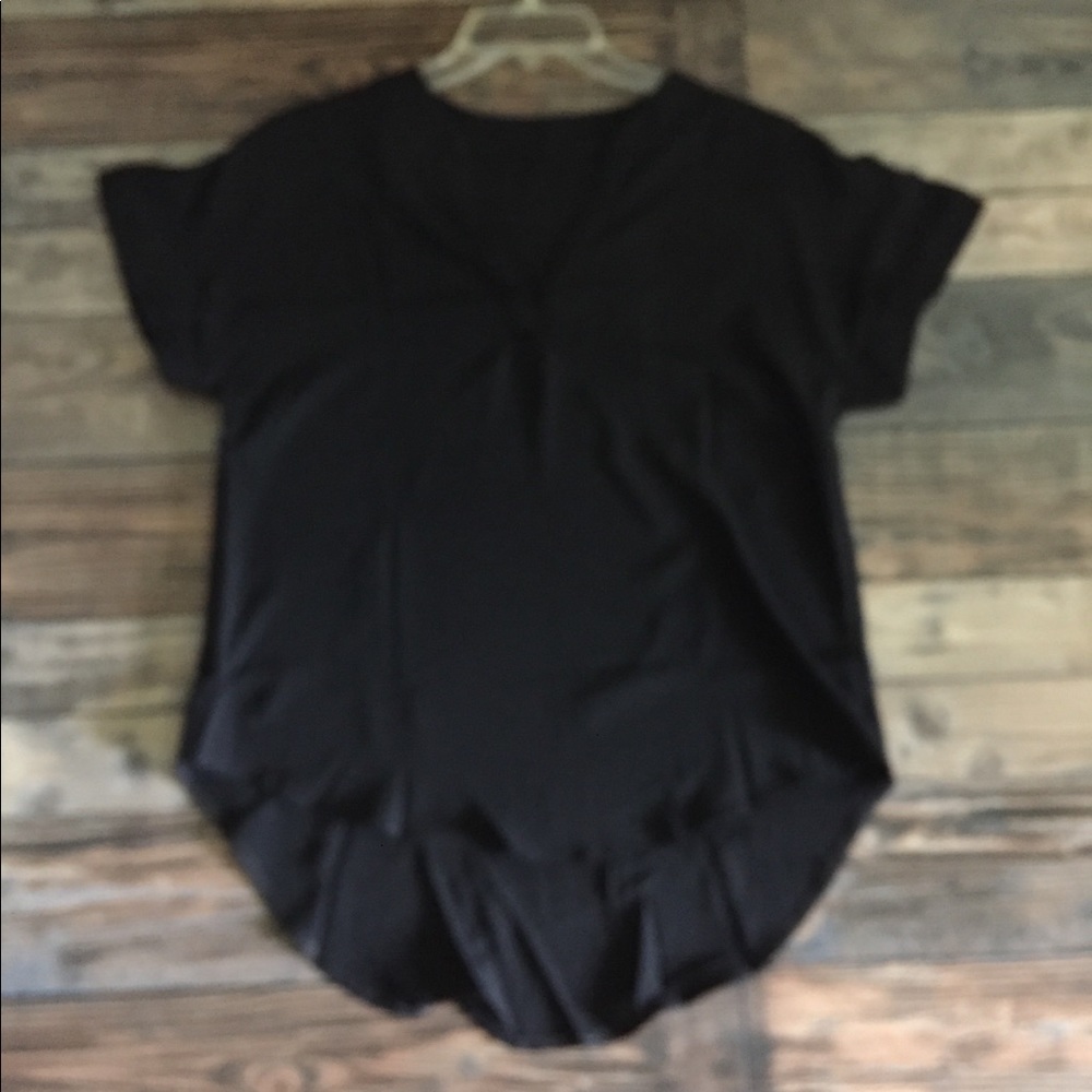 NWOT BOUTIQUE MEDIUM TOP
